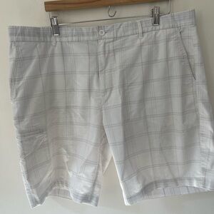 George Norman Mens Size 40 White Plaid Golf Shorts Cotton  Poly Blend
